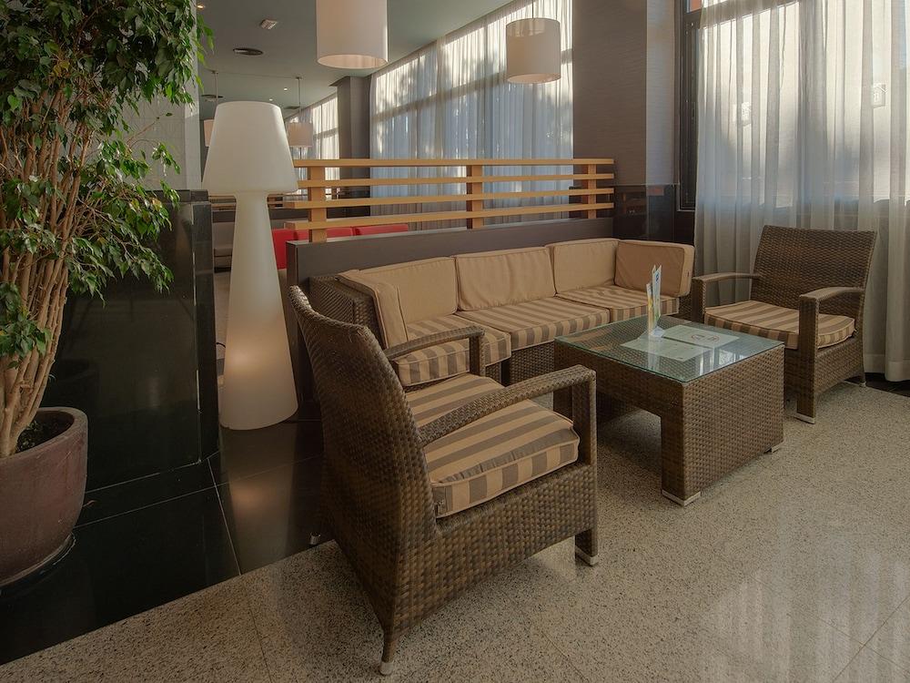 Apartahotel Turísticos 3*