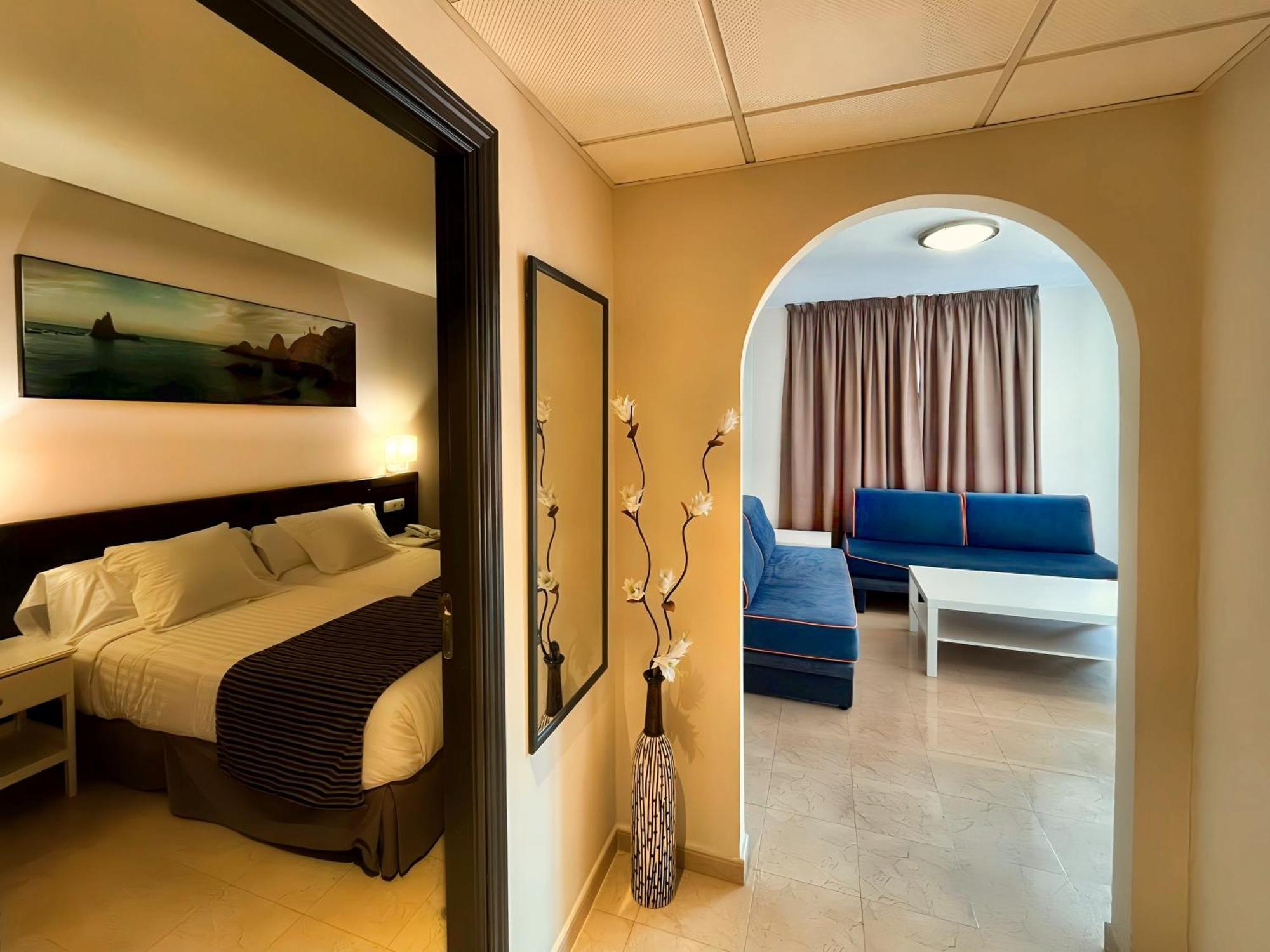 Turísticos Apartahotel Fuengirola